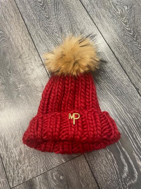 Čapica s pravou kožušinou, s