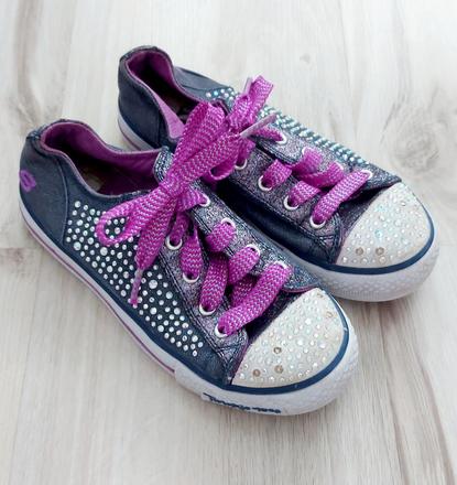 Dievcenske tramky, skechers,32
