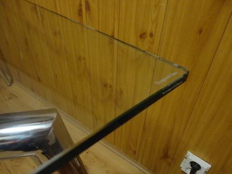 Sklenený jedálenský stôl, 