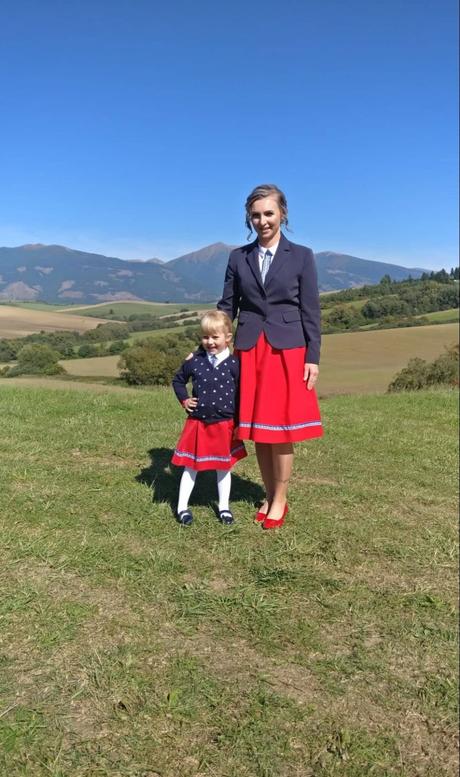 Blúzka so sukňou, 104