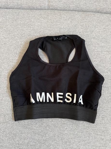 Amnesia top, l