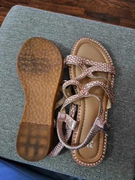 Sandalky vykamienkovane 8e, 35