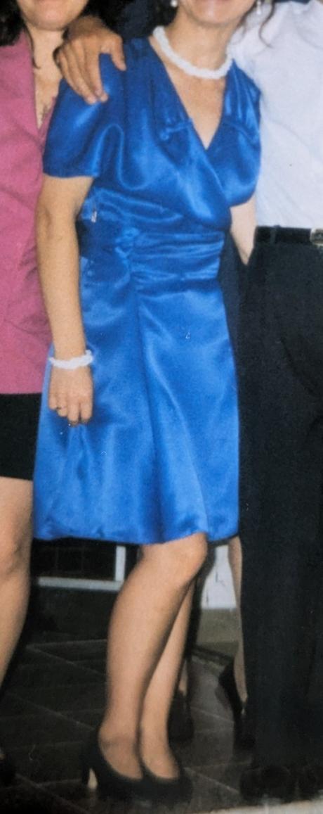 Šaty farby parížska modrá, s