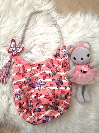 Kabelka s motylikmi, takko