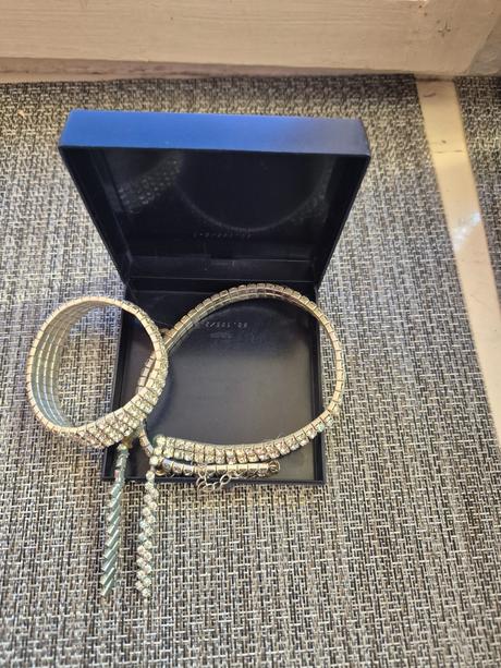 Náušnice plus dve naramky, 