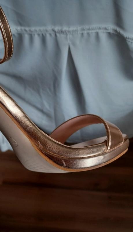 Vysoké zlaté sandálky, 36