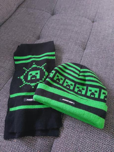 Šal a čiapka minecraft, primark,122