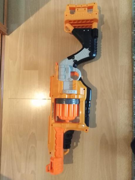 Predám nerfku lawbringer, 