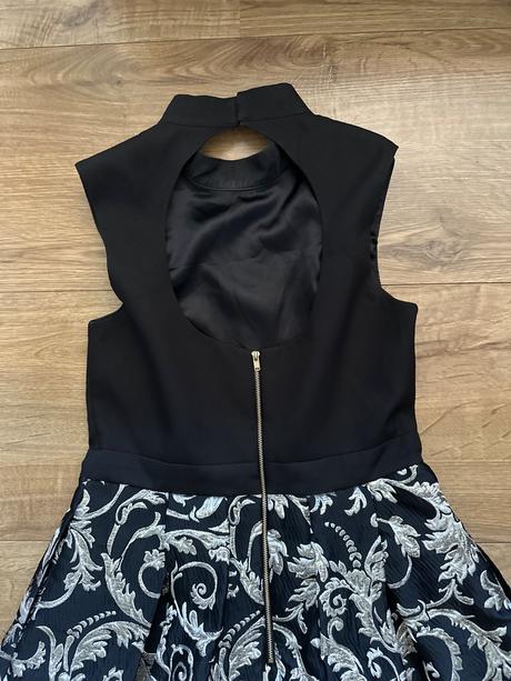 Kokteilové saty zn. chi chi london, 40