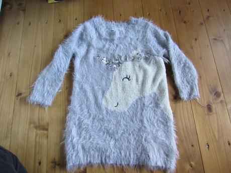 Dlhý chlpatý pulóver s jednorožcom, primark,104