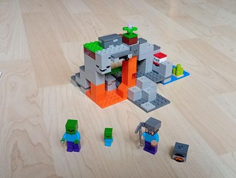 21141 lego minecraft - jaskyňa so zombie, 