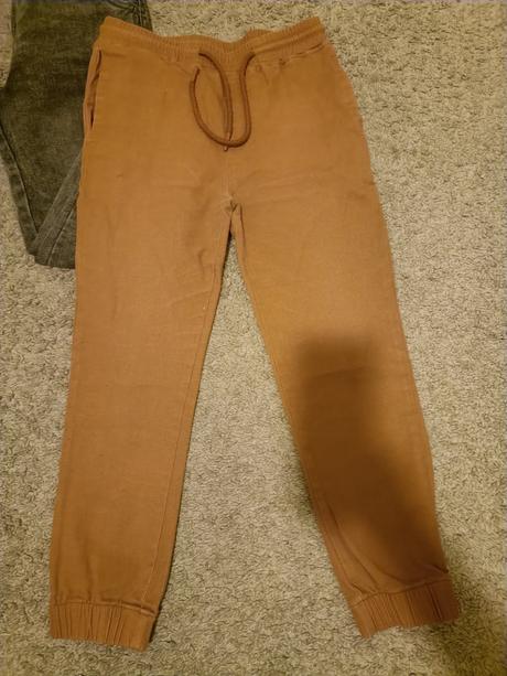 6x joggery, gate,146