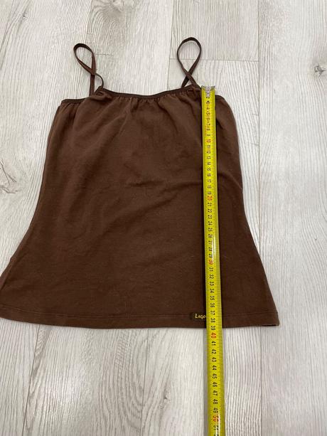 Hnede tielko na špagetové ramienka, s