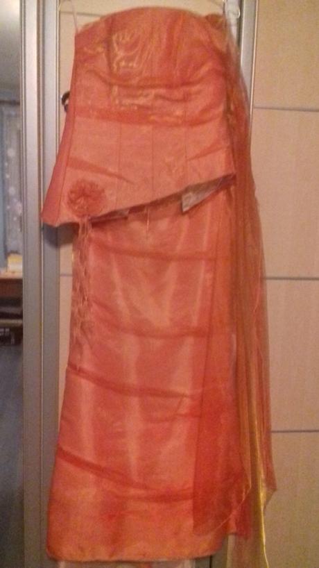 Spoločenské šaty, 36