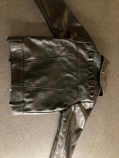 Koženkova bunda svedskej znacky the brand, 80