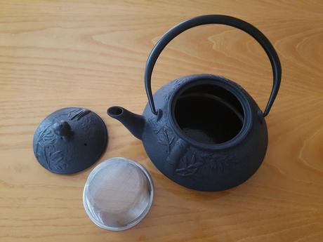 Kvalitny liatinovy cajnik - iwachu japonsko,