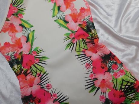 Kvalitne velmi pekne šaty, miss selfridge,34