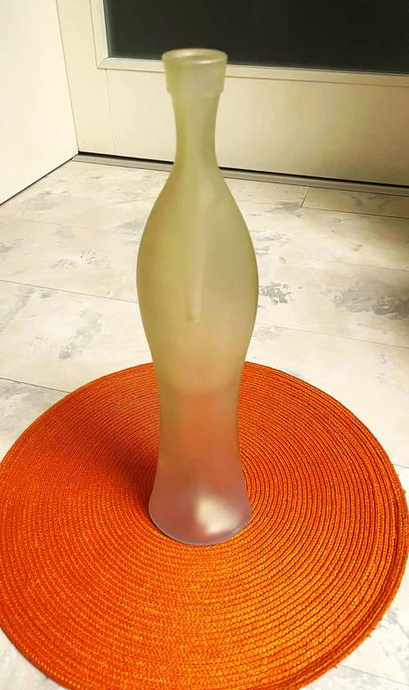 Štíhla sklenená váza, 