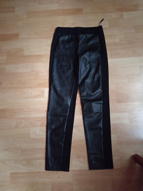 Koženkove legíny, 40