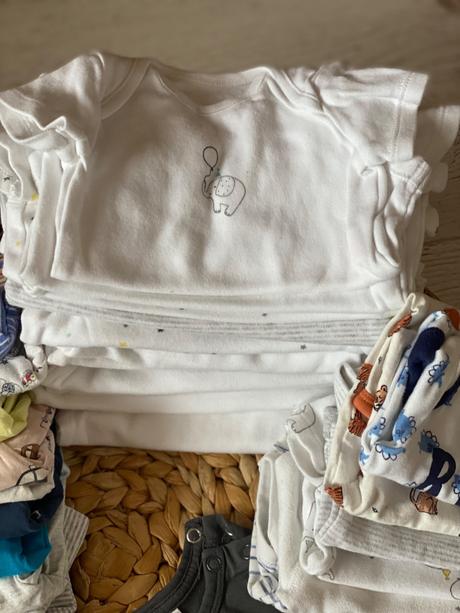 3 krabice oblečenia a iného 0-12 mesiacov, 50–62