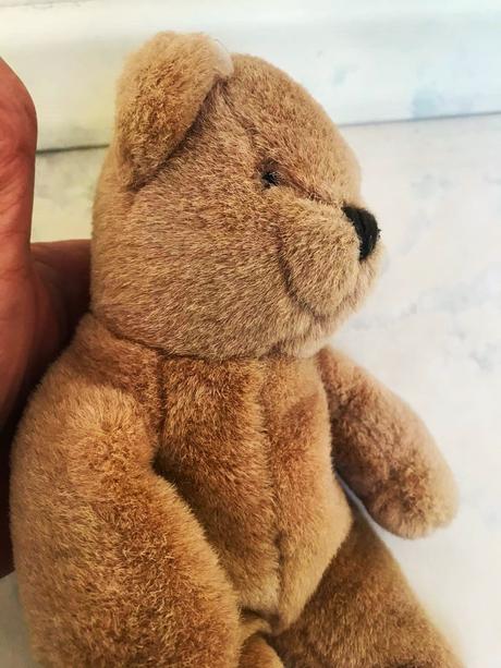 Veľký plyšový macík,