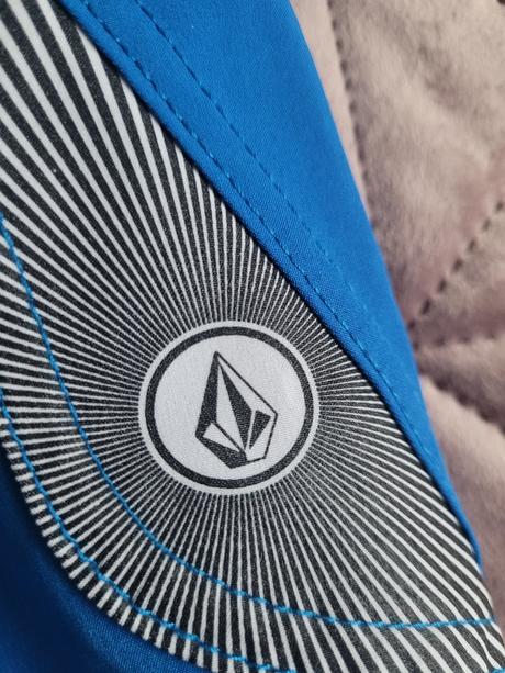 Kraťasy volcom l, l