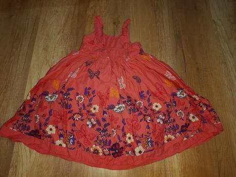 Dievcenske saty, c&a,122