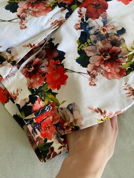 Kvetovane nohavice letne nohavice, 34