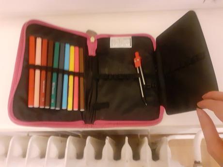 Dievčenský peračník šípková ruženka, 