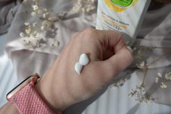 alverde NATURKOSMETIK Telové mlieko & sérum 2v1 Vitamin Care, 250 ml