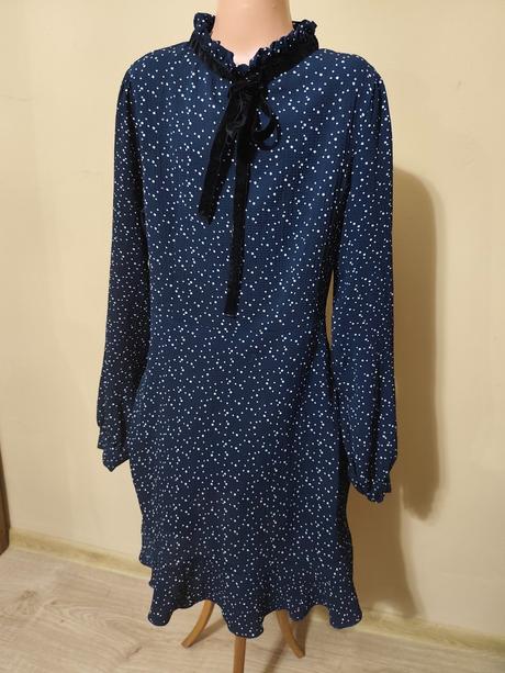 Krásne modré elegantné šaty, 152