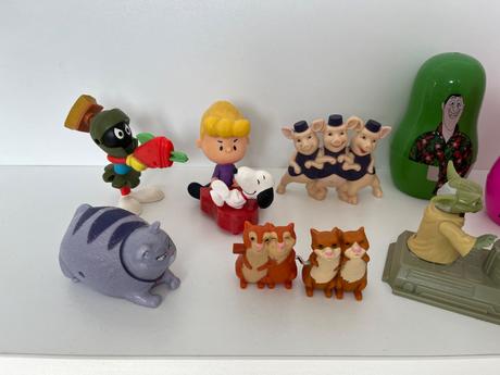 Figurky z mc donaldu a rôznych rozprávok,