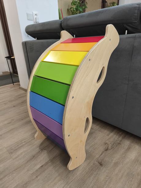 Drevena balancna hojdačka,