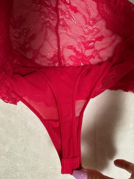 Čipkované tangá so sukničkou zn. guess, guess,m