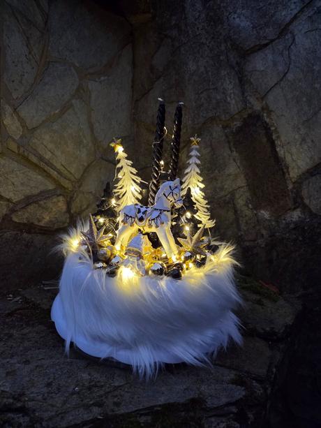 Advent čiernobiely,