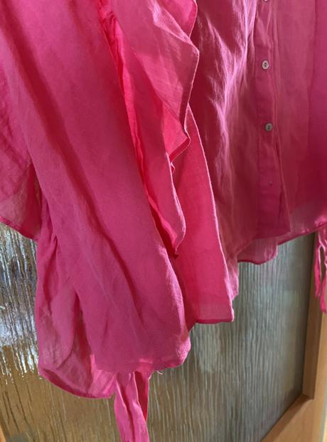 Ľahká trendy blúzka s volánikmi v. s/m,