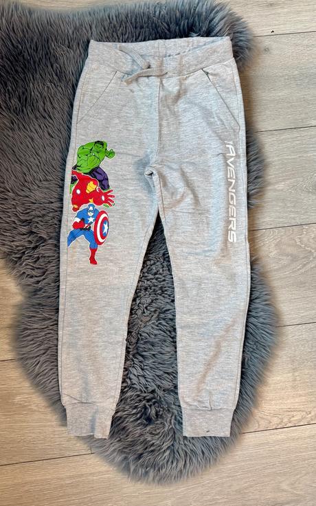 Avengers teplakova suprava, 128