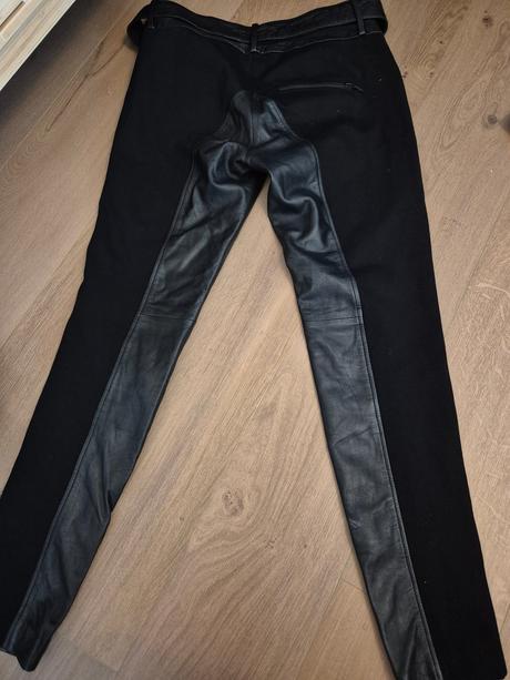 Kožené nohavice, 40