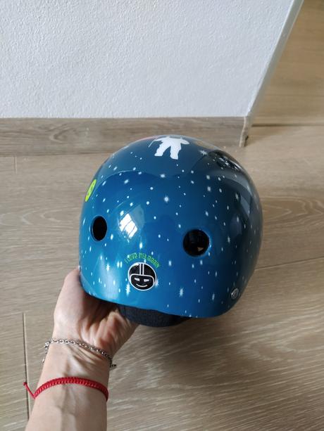 Prilba nutcase vesmír xxs, xs
