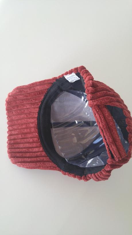 Nová šiltovka menčestrová bordová,