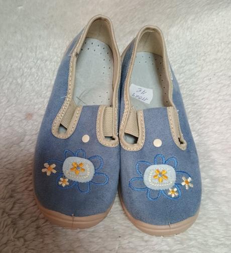 Papučky nenosené, 28