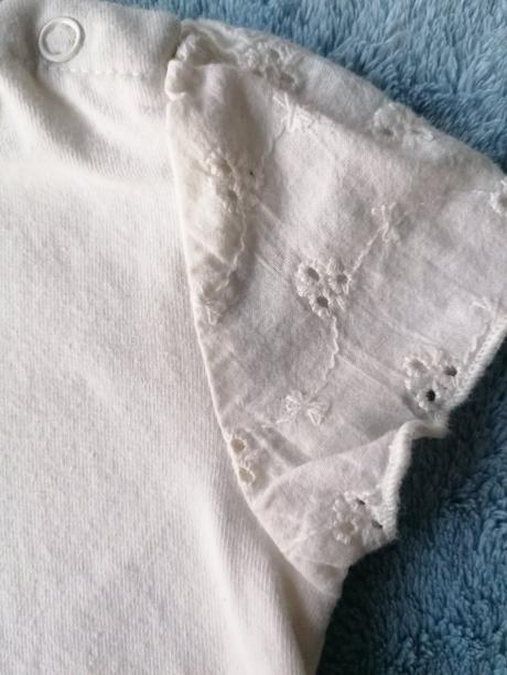 Body s okrasnými rukávmi, 74