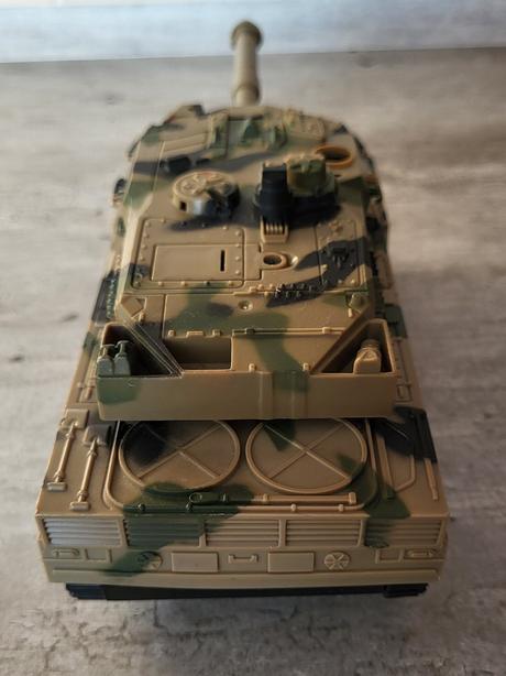 Vojenský tank,
