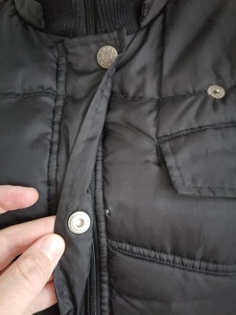 Čierna vesta zn. saix, l