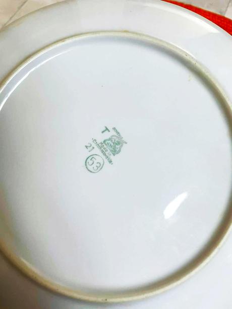 Dezertný retro porcelán/tanier, 