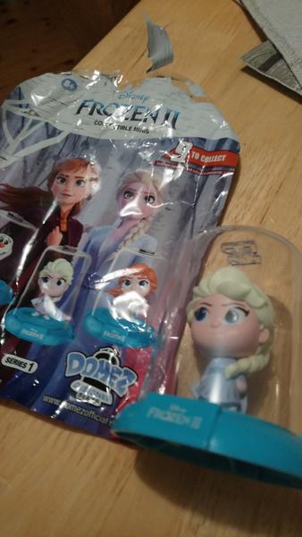 Ponúkam Figúrky Frozen II Domez na výmenu
