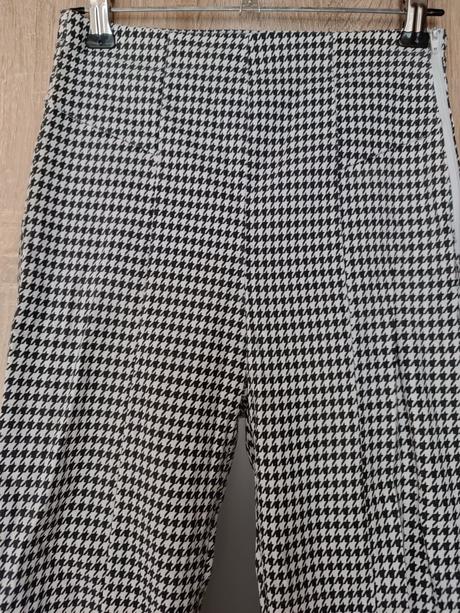 Nohavice, bershka,26