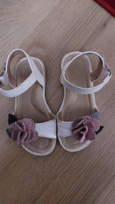 Sandálky, 26