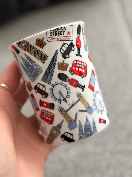 Porcelánový hrnček london, 