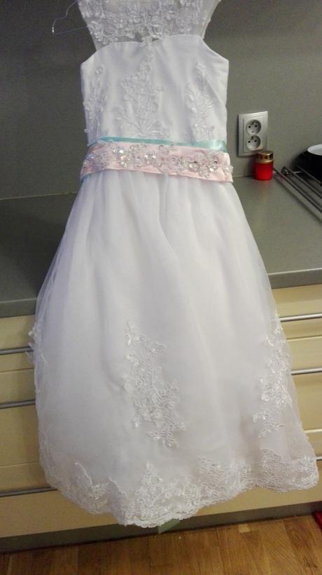 Šaty na svadbu, 128